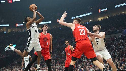 [福克斯集锦]我来Carry吧！福克斯26中11爆砍37分6板8助3断1帽 罚球12中12