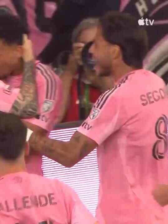 久違的頭球！梅西頭槌破門扳平比分，頂的真扎實！