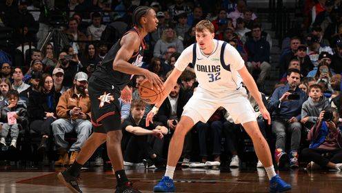 🏀76人力克独行侠 马克西38+4 浓眉24+14 弗拉格24+4+3