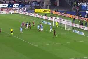 阿特卡梅瀟灑轉身凌空抽射破門，可惜手球在先進球無效