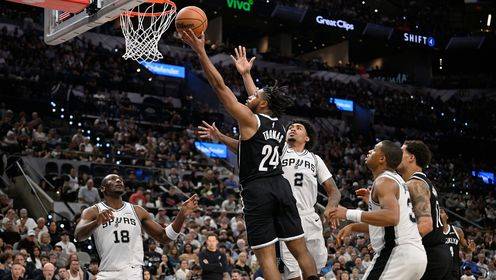 獨木難支！卡梅隆-托馬斯25中11空砍全場最高40分 罰球13中13