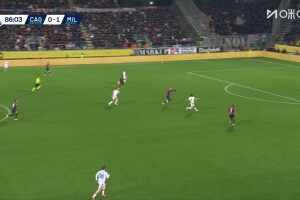  大中鋒的作用！菲爾克魯格做球，普利希奇小角度勁射被撲出！