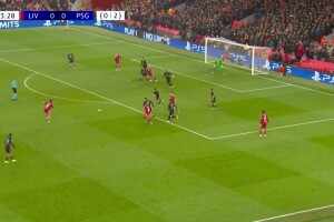 [点球取消]麦卡禁区倒地裁判指向点球点，VAR介入后取消点球