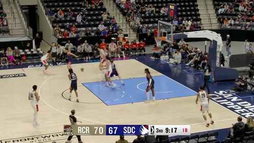 絲滑寫意！楊瀚森妙傳中路空切隊友 后者輕松上籃命中