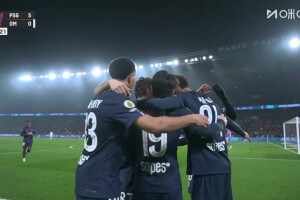  李剛?cè)蕛?nèi)切禁區(qū)內(nèi)打近角得手！大巴黎5-0領(lǐng)先馬賽！