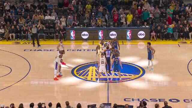 ??湖人28分大勝勇士結束3連敗！詹姆斯22+7+9 東契奇生日夜26分