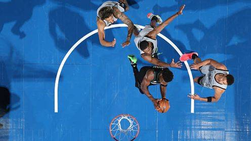 🏀马刺3人20+末节崩盘负森林狼！爱德华兹32+6 兰德尔22+6+12