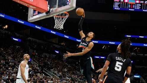 ??馬刺25分逆轉快船 文班27+10 卡斯爾1+2殺死比賽 倫納德30+9