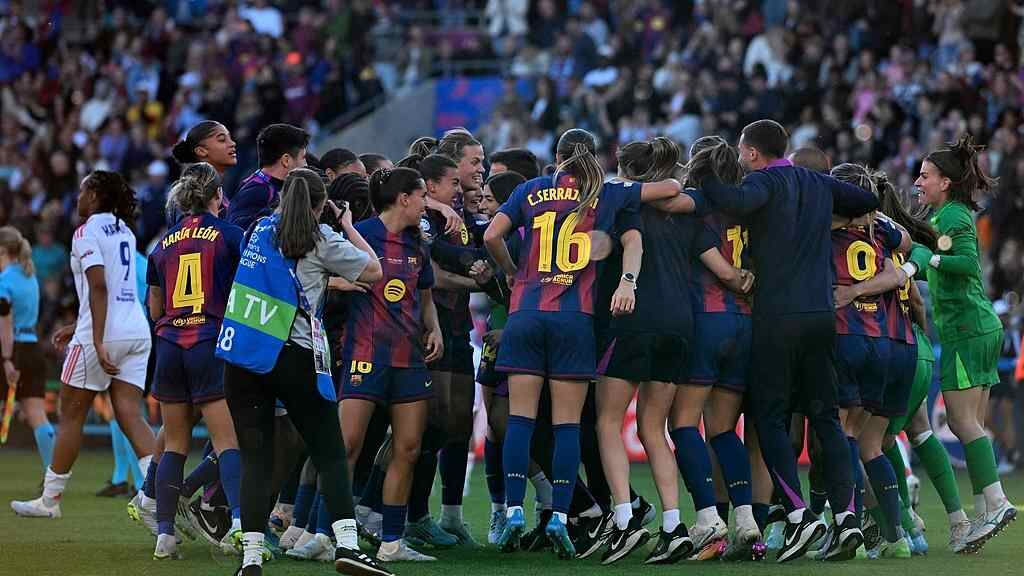 队史第四座欧冠！巴萨女足4-0里昂女足 帕乔尔萨尔玛均两射一传