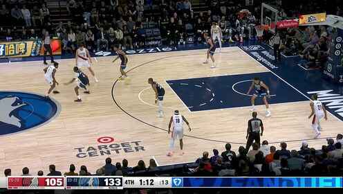 隊友上籃不中不要緊 楊瀚森積極跟進雙手補扣