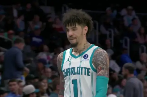 【全場(chǎng)回放】 黃蜂vs魔術(shù) (張澤欣)