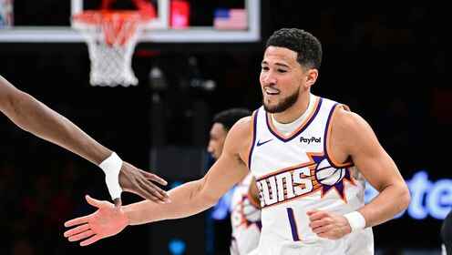 一手中投賊啦穩！布克首發33分鐘 18中10砍下24分4板4助