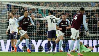  英超-罗杰斯双响库尼亚破门B费伤退 维拉2-1曼联英超7连胜