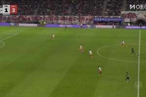 多點(diǎn)開(kāi)花！帕夫洛維奇中路前插推射得手，拜仁4-1領(lǐng)先