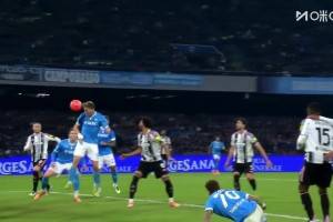  霍伊倫頭球破門梅開二度！麥肯尼烏龍助攻！那不勒斯2-1尤文！