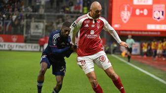  法甲-哈特鮑爾7分鐘染紅 里昂客場(chǎng)0-0布雷斯特