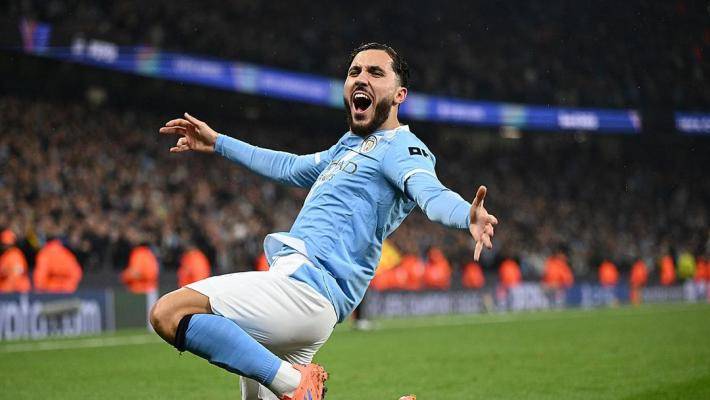 曼城4-1多特蒙德！謝爾基突破至禁區，起腳遠射皮球折射入網