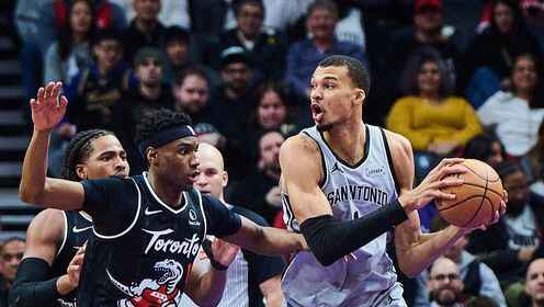 ??馬刺勝猛龍取10連勝 文班進攻拉胯但送5帽 最后罰球戲劇拉滿