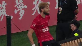   蓉城4-1领先！莱切特后点轻松顶空门