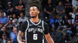 基石+1！卡斯爾砍19分10板13助&生涯第5次三雙 膝蓋被踢幸無大礙