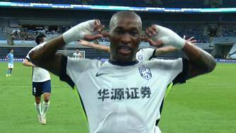 帕拉西奥斯内切低射破门！三镇2-1反超新鹏城