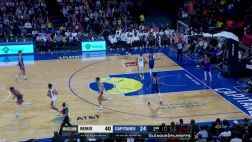 楊瀚森弧頂發牌妙傳隊友暴扣，隨后鎮守籃下還送遮天大帽