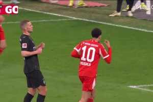 [进球视频] 拜仁3-0扩大比分！杰克逊造红点套餐！穆西亚拉主罚命中！