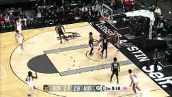 楊瀚森見縫插針，助攻空切的揚布拉德輕松上籃打進