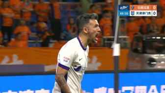  玉昆門將鮑亞雄失誤??津門虎外援基萊斯輕松吊射空門得手