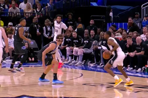 【全場(chǎng)回放】 魔術(shù)vs馬刺 (王曉晨)