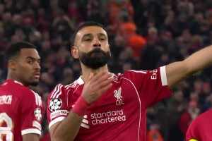 這配合可以！索博做球薩拉赫兜射世界波，打入歸隊后首球！