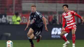  德甲-小霍伊倫染紅奎菲爾德扳平 柏林聯合1-1法蘭克福