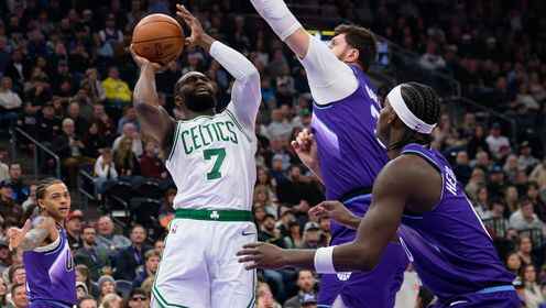 ??綠軍力克爵士 布朗23+6+10 懷特26+7+6+7帽 小喬治空砍37+6+7