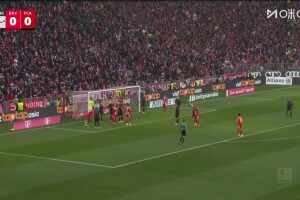 打破僵局！伊藤洋輝接角球高高躍起頭槌破門