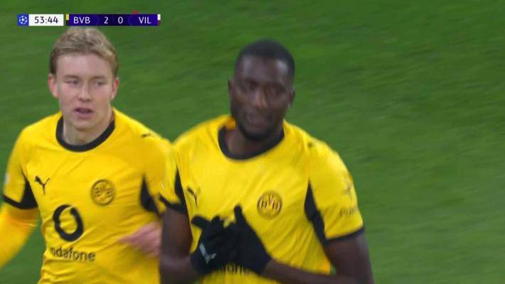 福伊特送红点套餐！吉拉西点射被扑后补射入网