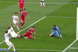 [欧冠全场集锦] 欧冠-维尼修斯破门巴尔韦德两助 皇马2-1总比分3-1本菲卡