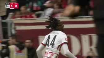 曼贊比精彩世界波攻破諾伊爾球門，拜仁0-1落后弗賴堡