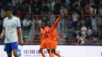 中超-大勝！玉昆4-0送泰山賽季首敗 奧斯卡雙響約尼查1射2傳謝文能直紅