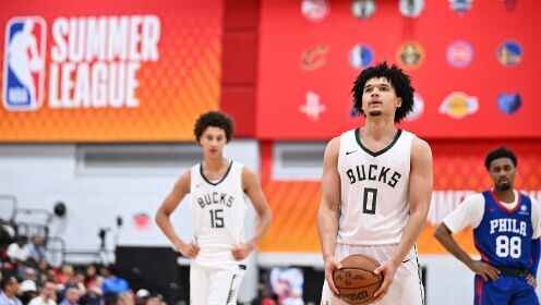  夏联-雄鹿险胜76人 伯里斯27+5&绝杀上篮 阿亚伊22分