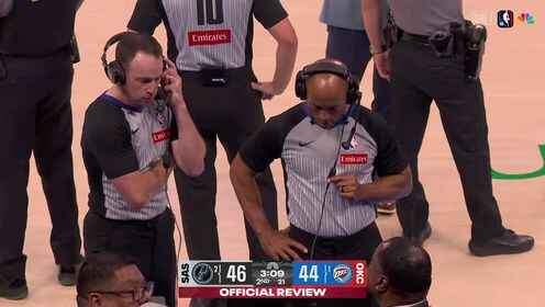  俄克拉荷馬雷霆_NBA西決G7：馬刺111-103雷霆_卡魯索空中放倒卡斯爾裁判沒升級犯規哈珀飛身滑鏟抱住隊友防止沖突