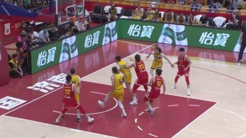 🏀热身赛-杨舒予22分6断 张子宇16+7 中国女篮67分再胜波黑！