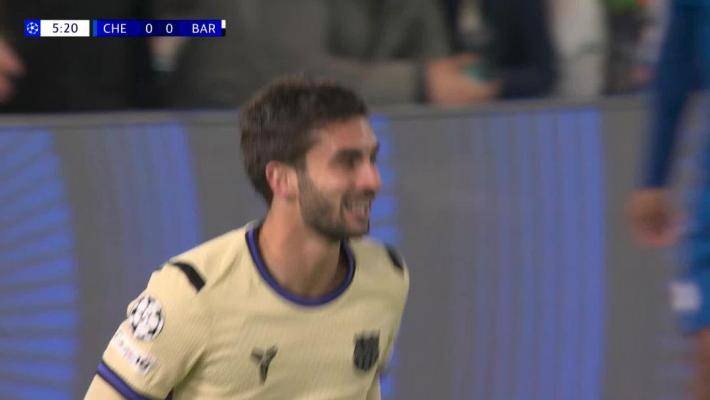 巴萨反击亚马尔妙传，费兰无人防推偏错失良机