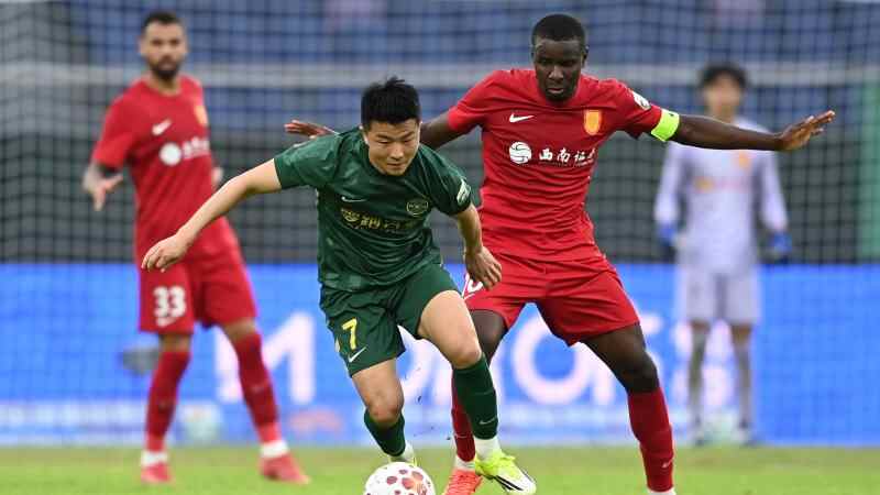 中超-2勝2平不敗！銅梁龍1-0送浙江賽季首敗 杜月徵處子球米特里策直紅