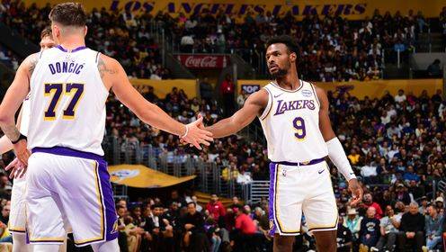 ??湖人澆滅熱火迎3連勝 東契奇三雙 里夫斯26+11 哈克斯31+8