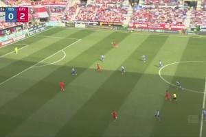 拜仁3-0領(lǐng)先！凱恩中柱后回傳，格納布里連停帶過低射破門