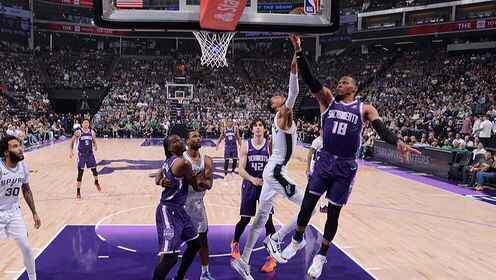 ??馬刺7人上雙大勝國王 文班三節(jié)打卡18+8 威少助攻升至歷史第5