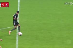 簡單的不進?凱恩手術刀傳球，迪亞斯大單刀離譜打偏