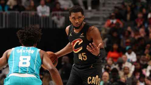 8失誤辣眼！多諾萬&middot;米切爾20中8拿到24分6助 三分8中2