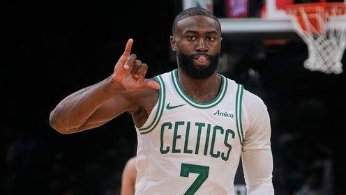 大当家！杰伦·布朗22中10&罚球9中7 砍下30分8板8助&正负值+12