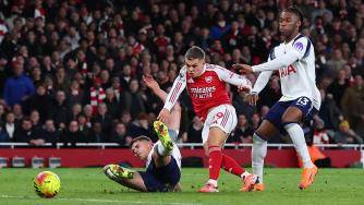 6分领跑！阿森纳4-1热刺 埃泽戴帽特罗萨德传射里沙利松神仙球